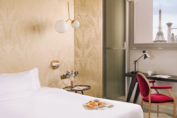 The Couture Suite - Eiffel Tower and Montmartre View