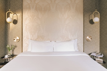The Iconic Suite - Eiffel Tower View