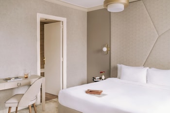 The Timeless Suite - Eiffel Tower View