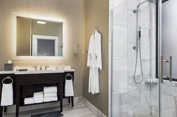 Junior Suite, 1 King Bed, Tower (View)