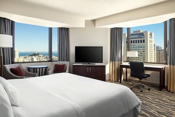 Junior Suite, 1 King Bed, Tower (View)