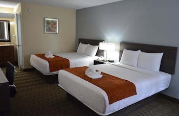 Room, 2 Queen Beds, Non Smoking (Exterior Corridor)