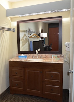 Room, 2 Queen Beds, Non Smoking (Exterior Corridor)