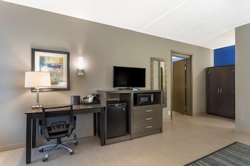 Suite, 2 Queen Beds, Non Smoking, Refrigerator & Microwave (1st Floor;with Single Sofabed)