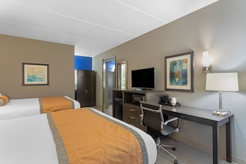 Suite, 2 Queen Beds, Non Smoking, Refrigerator & Microwave (1st Floor;with Single Sofabed)