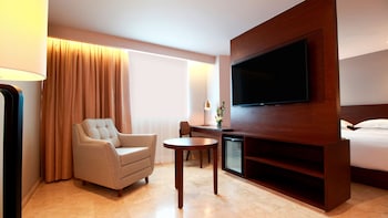 Club Room, 1 King Bed