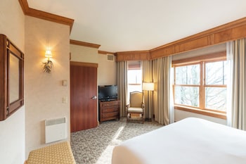 Premium Suite, Multiple Beds, Kitchenette