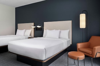 Room, 2 Queen Beds, Hearing Accessible (Accessible Bathtub)