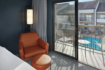 Room, 2 Queen Beds, Hearing Accessible (Accessible Bathtub)