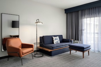 Suite, 1 Bedroom, Accessible Bathtub (Roll-in Shower)