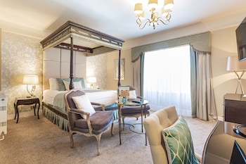 Deluxe Four Poster Double