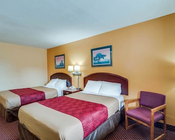 Standard Room, 2 Double Beds, Non Smoking, Ground Floor
