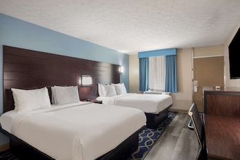Standard Room, 2 Queen Beds, Non Smoking, Refrigerator & Microwave