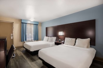 Standard Room, 2 Queen Beds, Accessible, Bathtub