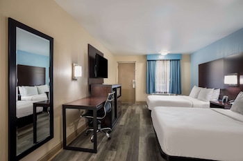 Standard Room, 2 Queen Beds, Accessible, Bathtub