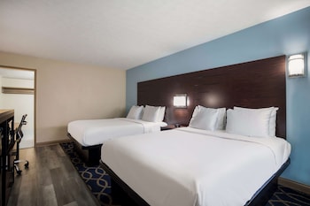Standard Room, 2 Queen Beds, Non Smoking, Refrigerator & Microwave