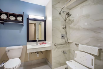 Standard Room, 2 Queen Beds, Accessible, Bathtub