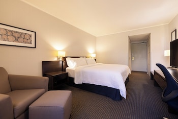 Standard Room, 1 King Bed (Interior View)