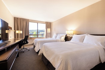 Standard Room, 2 Queen Beds (Interior View)