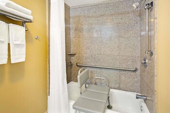 Standard Room, 1 King Bed, Accessible