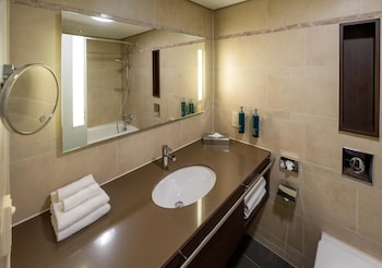 Twin Guest Room City Wing