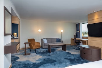 King Junior Suite Rhine Wing River View