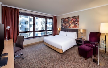 King Guest Room City Wing