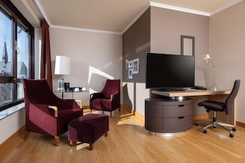 King Accessible Studio City Wing