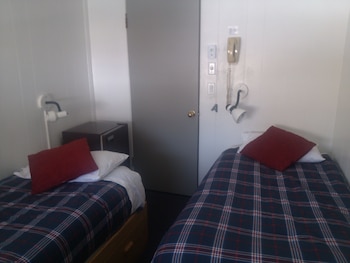 Economy Twin Room, 2 Twin Beds (PRIVATE HOSTEL) (SHARED BATHROOM)