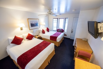 Standard Room, 2 Queen Beds, Kitchenette, Pool View