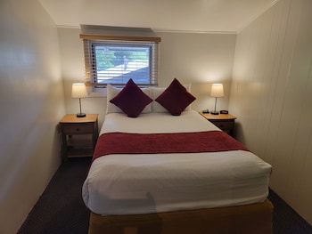 Economy Twin Room, 1 Double Bed (PRIVATE HOSTEL) (SHARED BATHROOM)