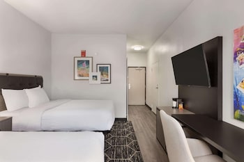 Room, 2 Queen Beds, Accessible, Non Smoking (Mobility Bathtub w/Grab Bars)