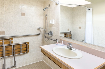 Room, 2 Queen Beds, Accessible, Non Smoking (Mobility Pet-Friendly)