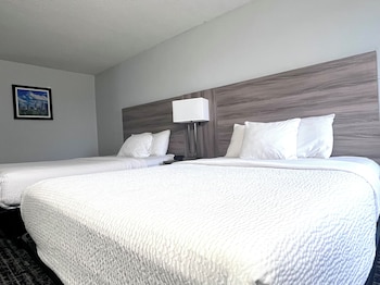 Room, 2 Queen Beds, Non Smoking