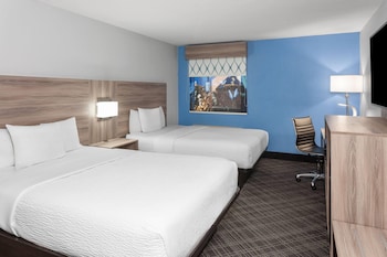 Suite, 2 Queen Beds, Non Smoking, Kitchenette