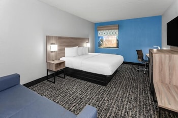 Room, 1 King Bed with Sofa bed, Non Smoking