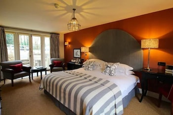 Magnolia Suite with Hot Tub