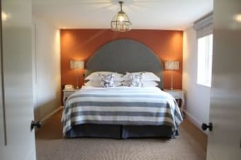 Magnolia Suite with Hot Tub