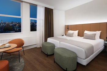 Superior Room (Extra Bed 2 adults + 1 child)