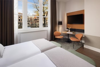 Superior Room (Canal View)