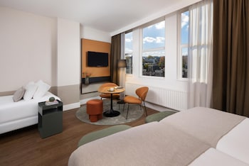 Superior Room (Extra Bed 3 adults)