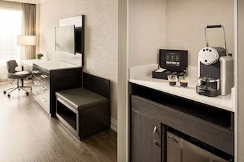Standard Room, 2 Queen Beds, Non Smoking, Refrigerator