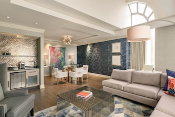 Suite, 1 King Bed, Non Smoking, Refrigerator (Penthouse)