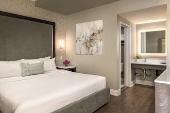 Suite, 1 King Bed, Non Smoking, Refrigerator (Penthouse)