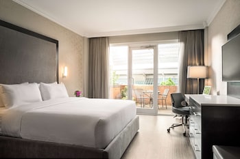 Suite, 1 King Bed, Non Smoking, Refrigerator (Penthouse)