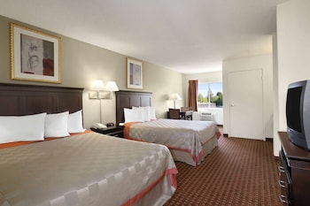 Standard Room, 2 Queen Beds, Smoking