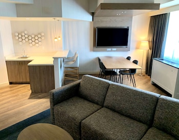 Superior Suite, 1 King Bed (One Bedroom Oakhurst Suite King)