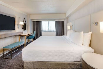 Executive Suite, 1 King Bed (One Bedroom Champion Suite King)
