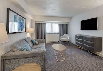 Executive Suite, 1 King Bed (One Bedroom Champion Suite King)