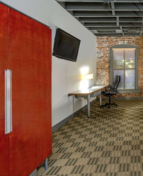 Deluxe Room, 1 King Bed (Deluxe Loft - King)